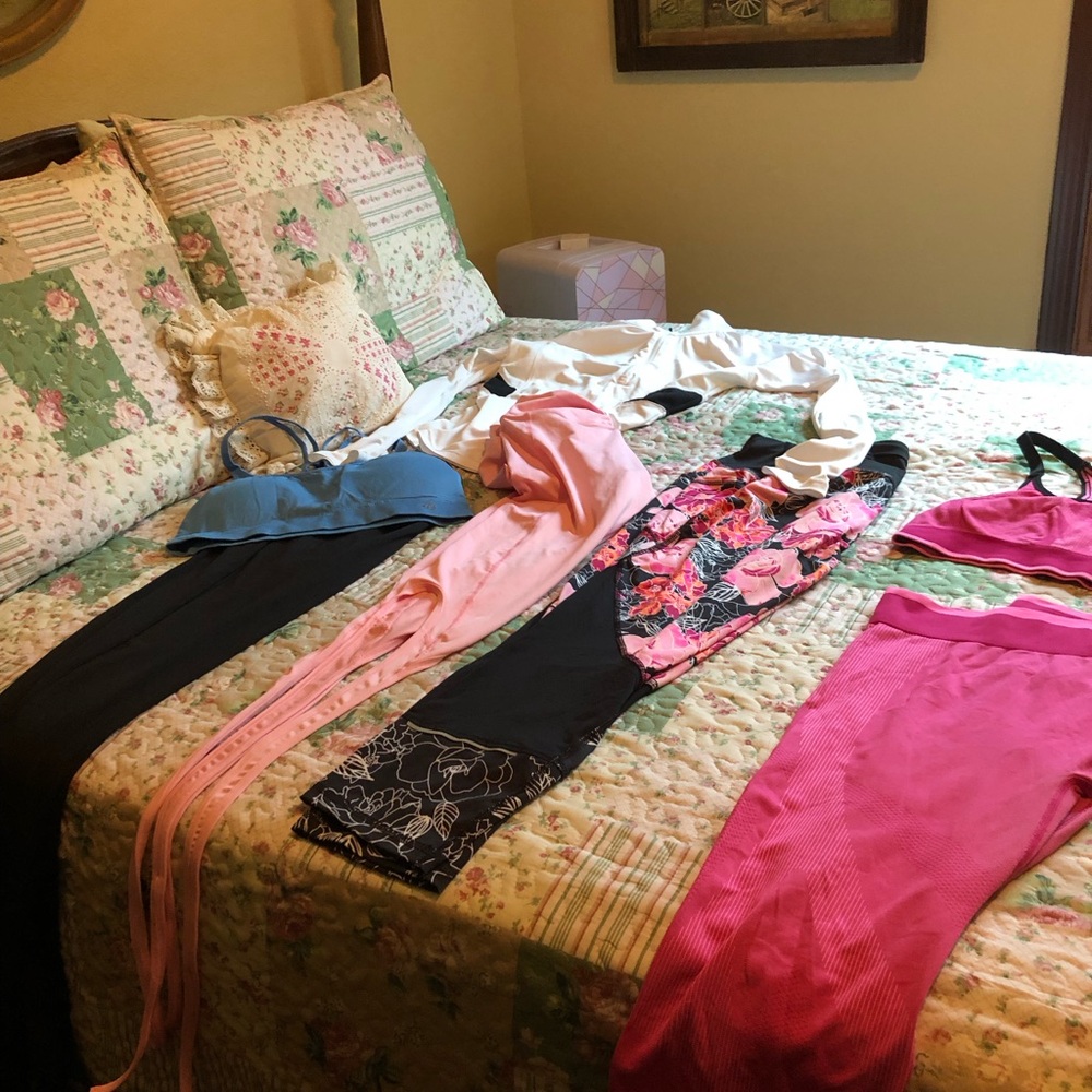Bundle of Running/workout wear. Gently worn, great condition!